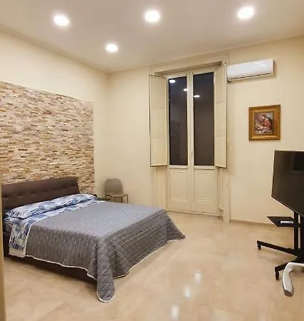 A Casa Con Noi Pensionat Giarre